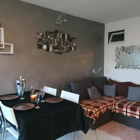 Апартаменты Rez De Jardin *